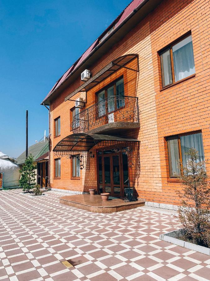 Al Baraka Bed and Breakfast Borovoe Buitenkant foto